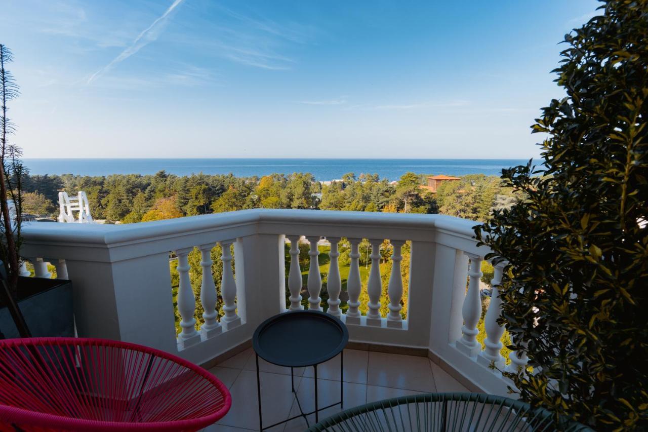 Tapis Rouge Design Boutique Hotel Batumi Luaran gambar View from the balcony of the hotel